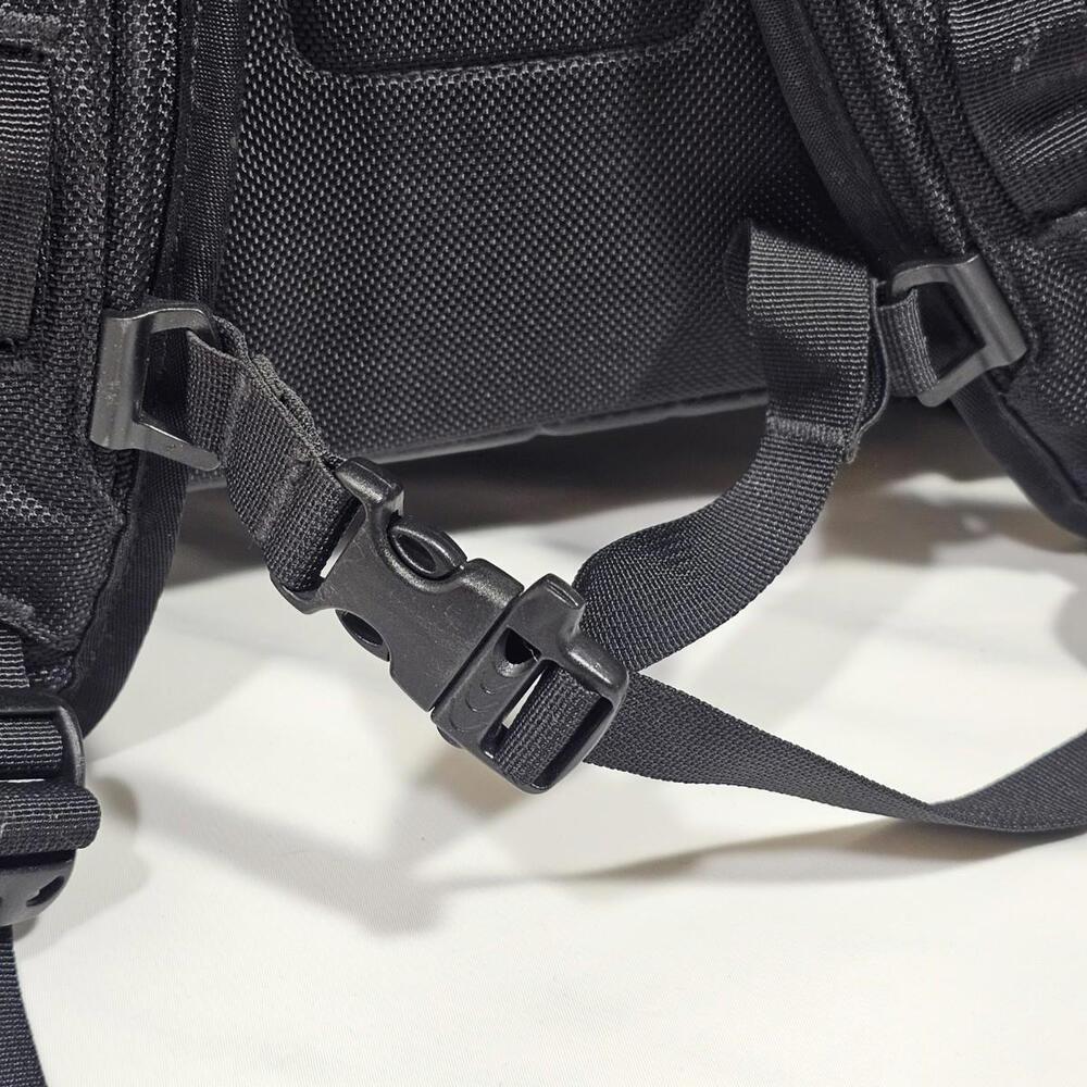 The North Face Backpack Black Outdoor Performance Hiking Commuter Work Bag - Picture 3 of 8